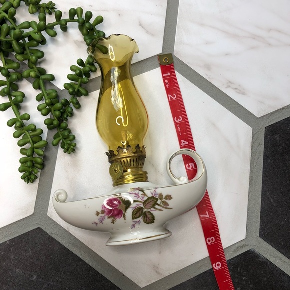 Vintage miniature porcelain genie oil lamp with moss rose pattern - Picture 6 of 8